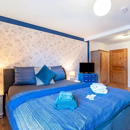 Blauquarz Und Rauchquarz *